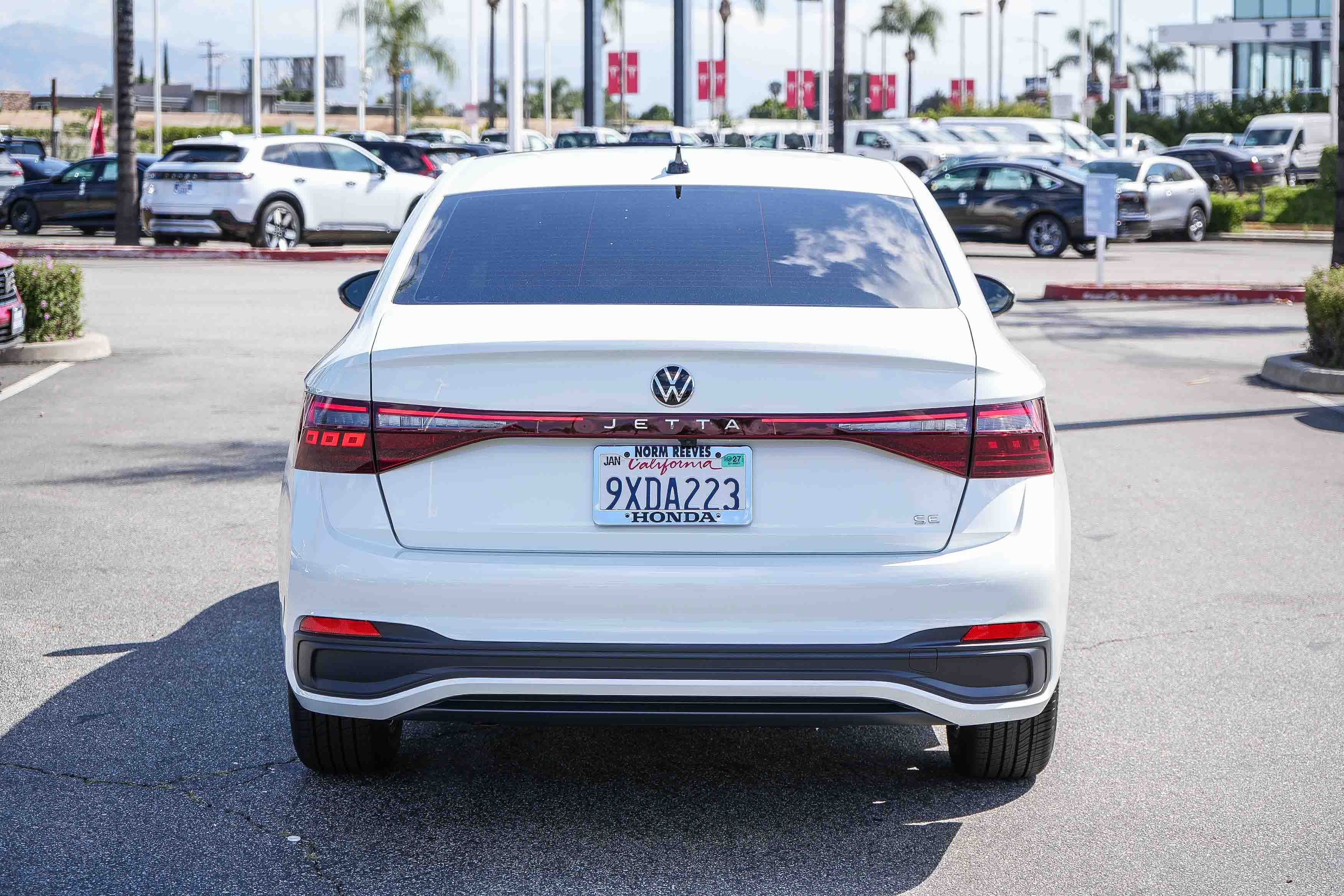 Used 2026 Volkswagen Jetta SE FWD image 8