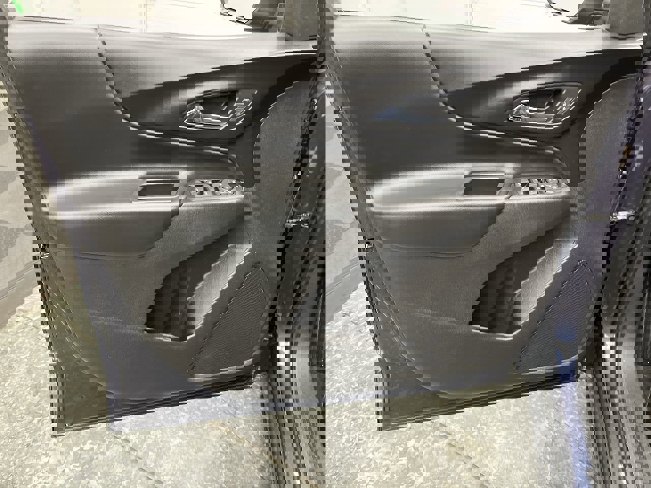 Used 2018 Chevrolet Equinox LT image 6