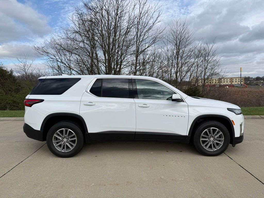 Used 2023 Chevrolet Traverse LS w/ Safety Package image 2