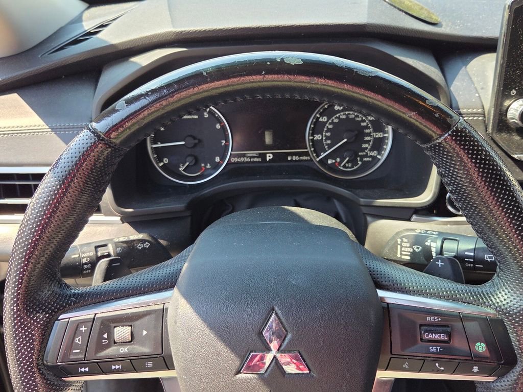 Used 2022 Mitsubishi Outlander SE image 22