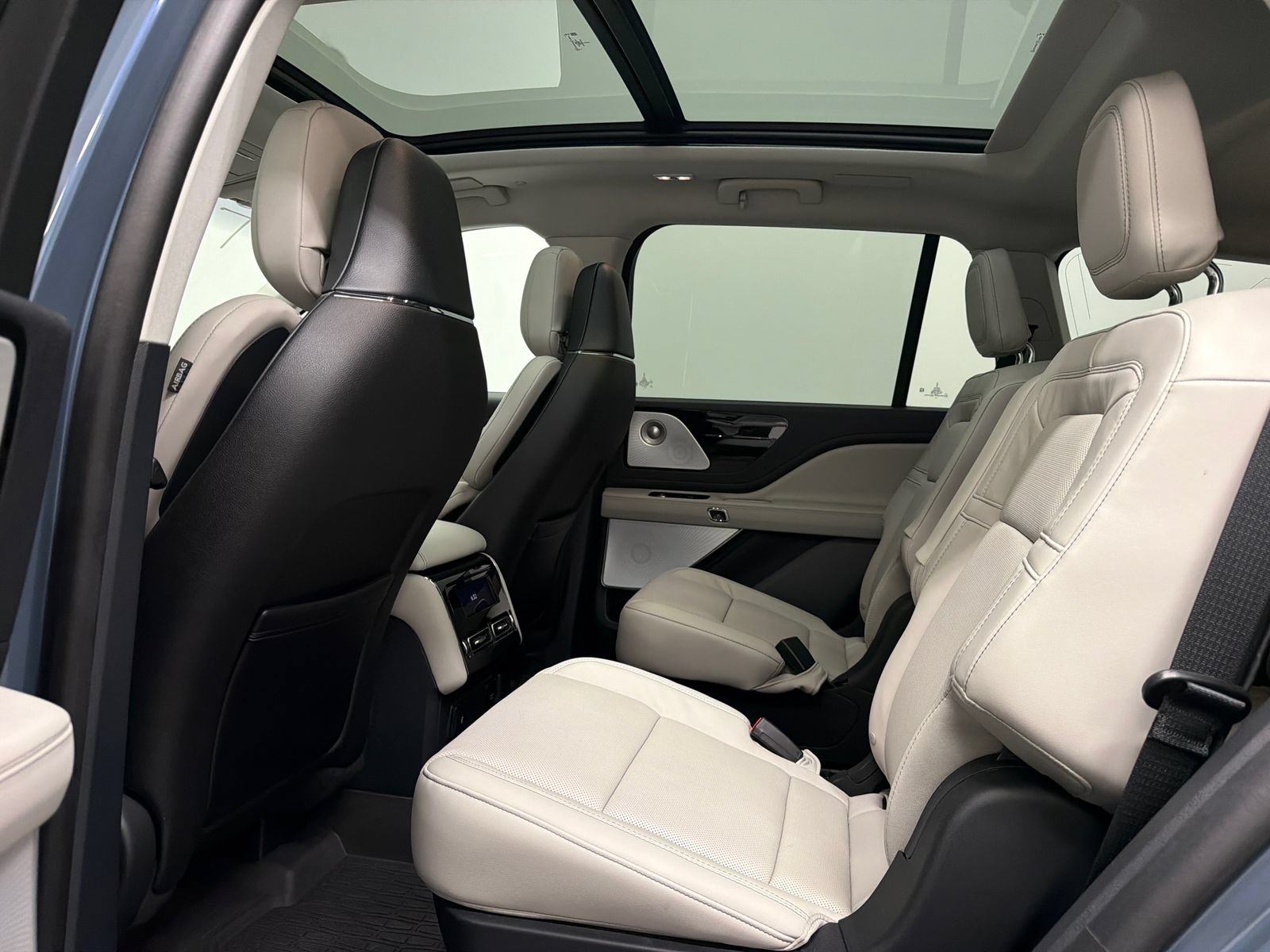 Certified 2025 Lincoln Aviator Reserve w/ Equipment Group 201A AWD/4WD image 20