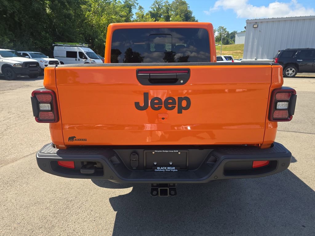 New 2025 Jeep Gladiator Sport image 5