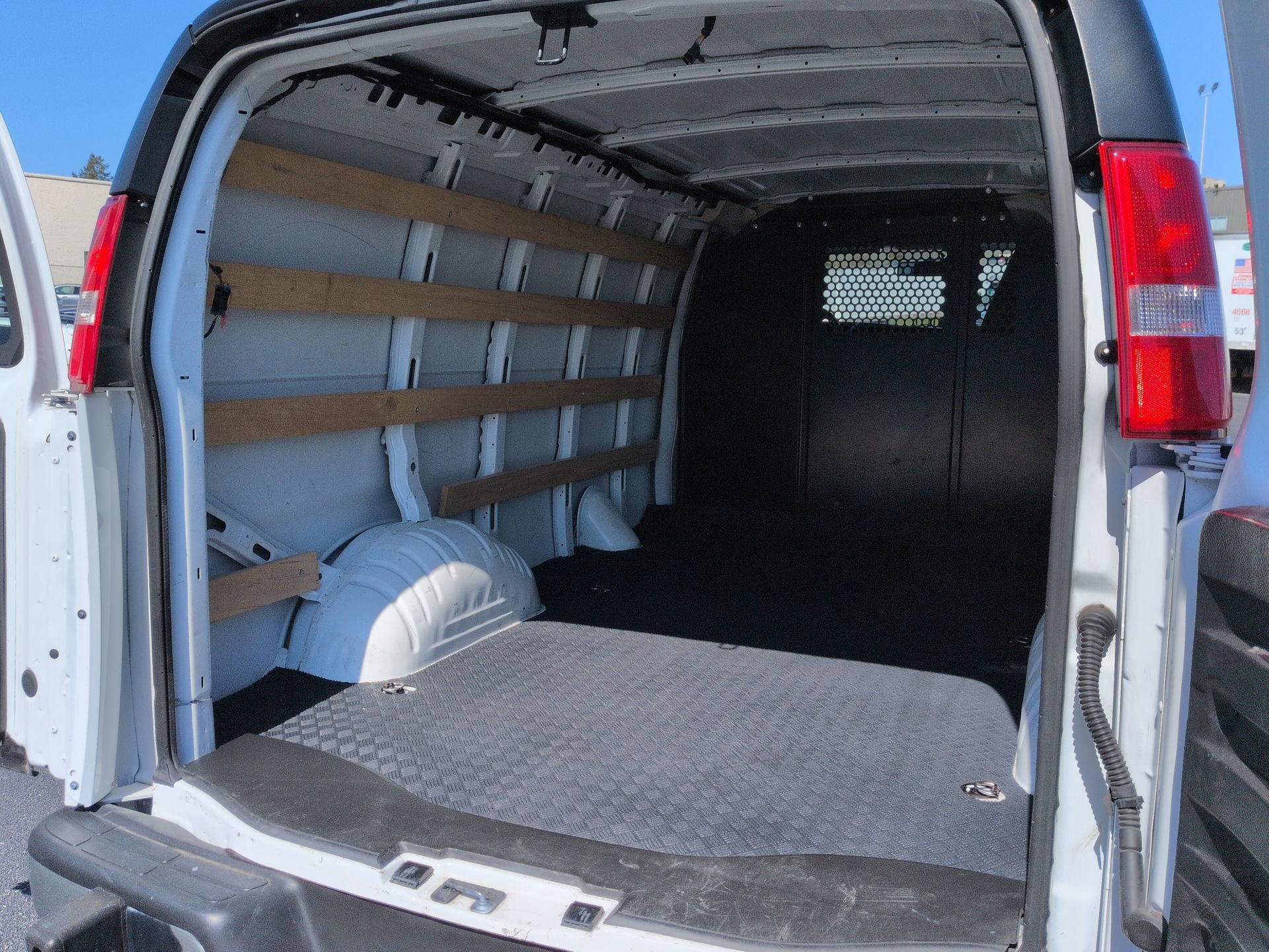 Used 2024 GMC Savana 2500 w/ Driver Convenience Package image 22