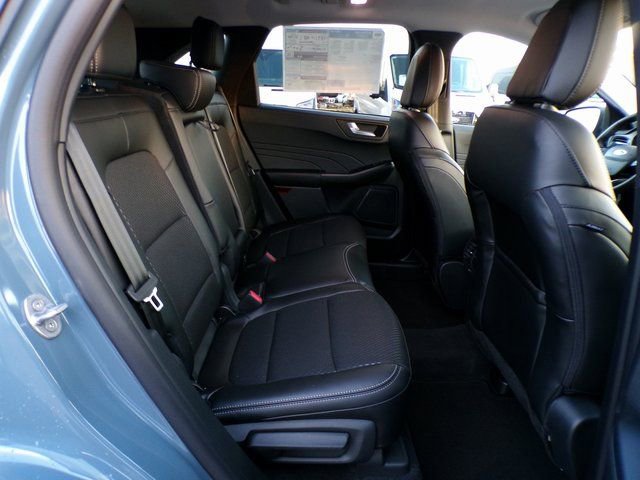 New 2026 Ford Escape SE w/ Class II Trailer Tow Package FWD image 9