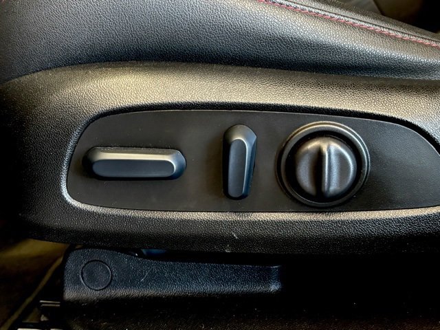 Used 2023 Chevrolet Blazer RS w/ Enhanced Convenience Package image 17