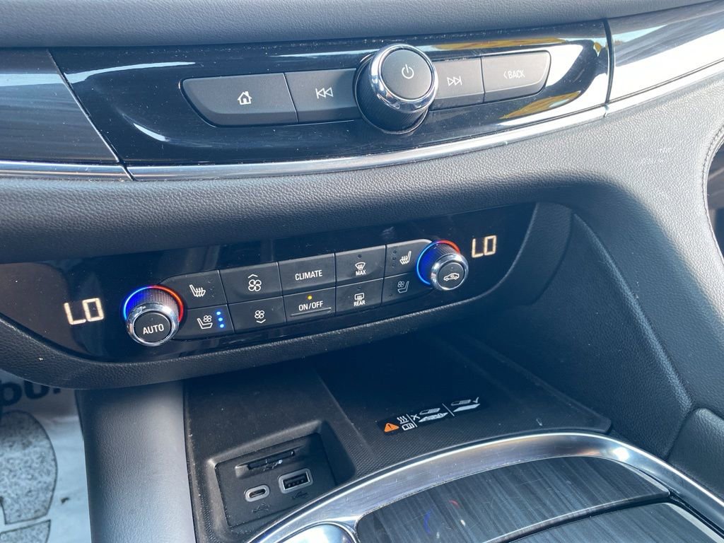Used 2024 Buick Enclave Premium image 41