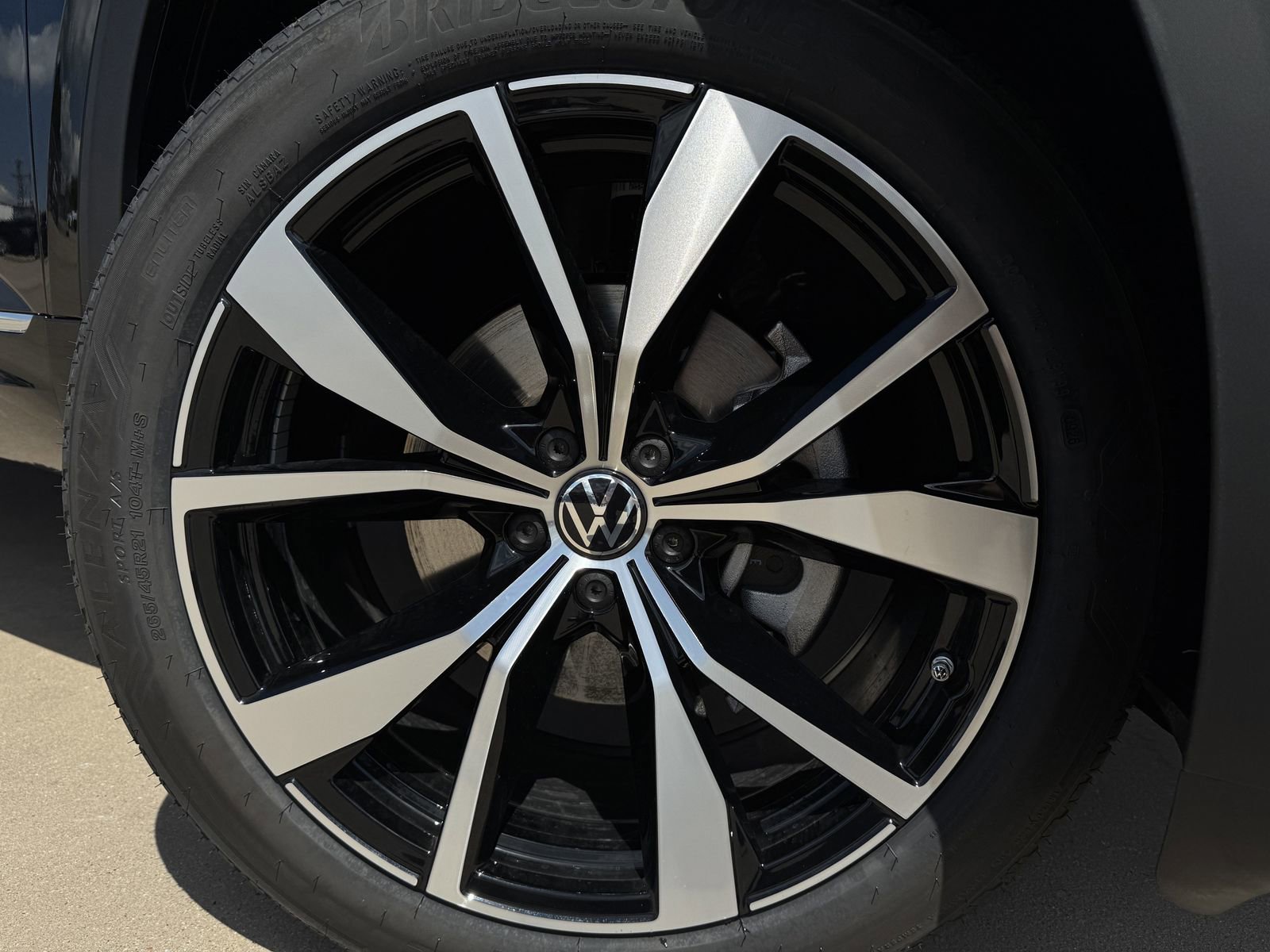New 2026 Volkswagen Atlas SEL Premium R-Line AWD/4WD image 12