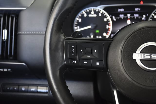 Used 2024 Nissan Pathfinder SL AWD/4WD image 8