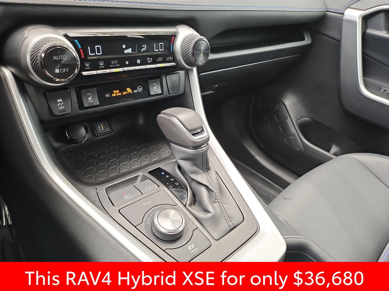 Used 2024 Toyota RAV4 XSE AWD/4WD image 24