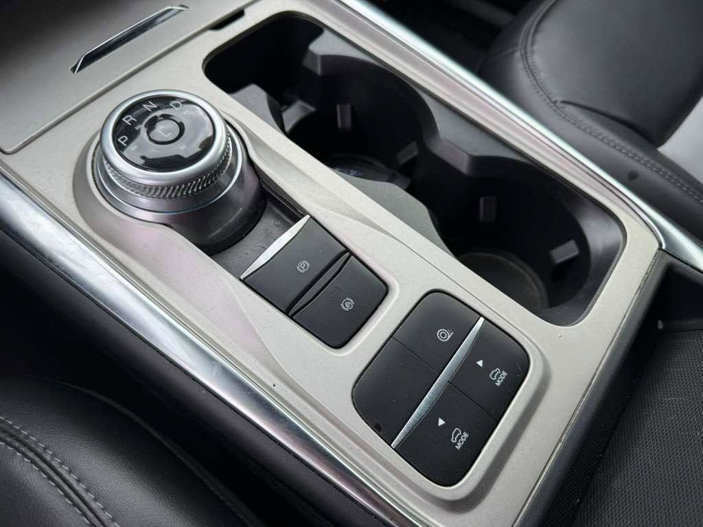 Used 2022 Ford Explorer XLT w/ Equipment Group 202A image 14