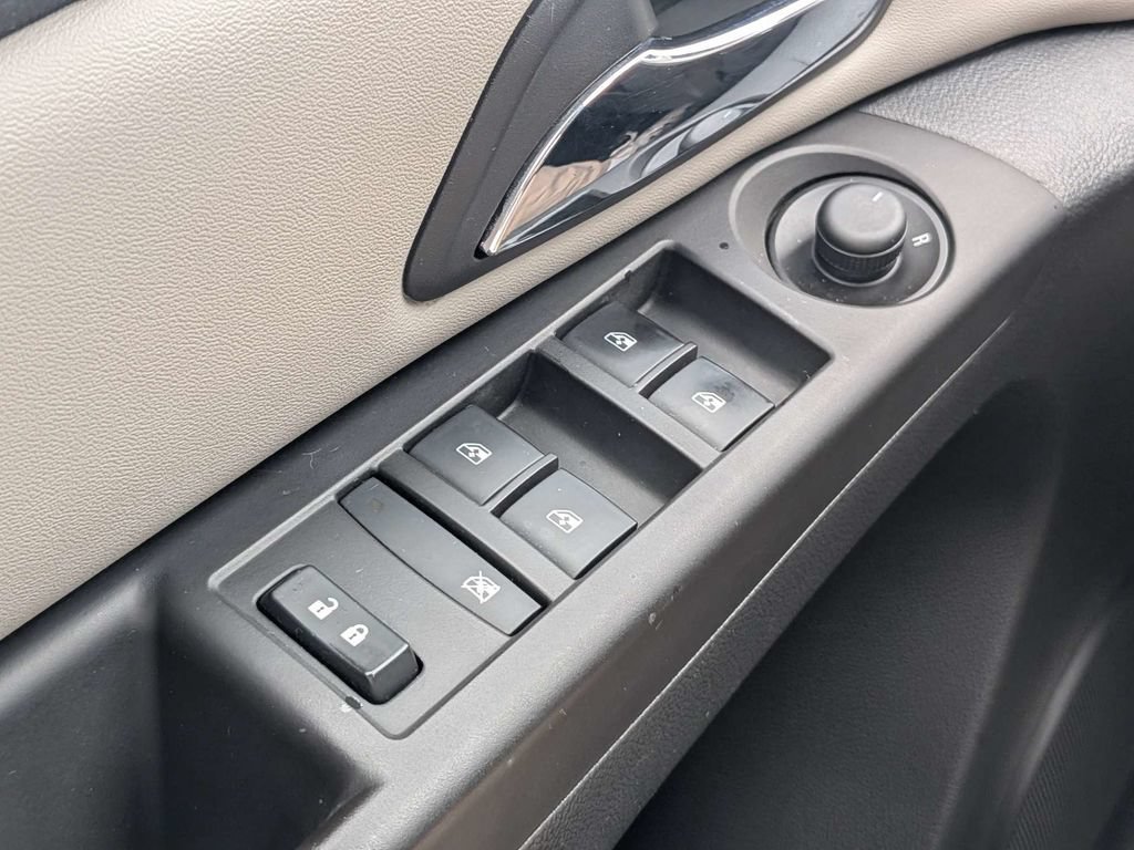 Used 2016 Chevrolet Cruze LS FWD image 24