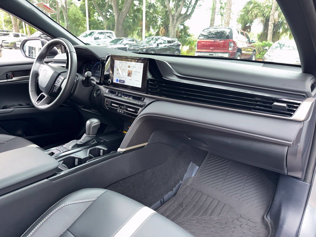 Used 2025 Toyota Camry SE FWD image 18