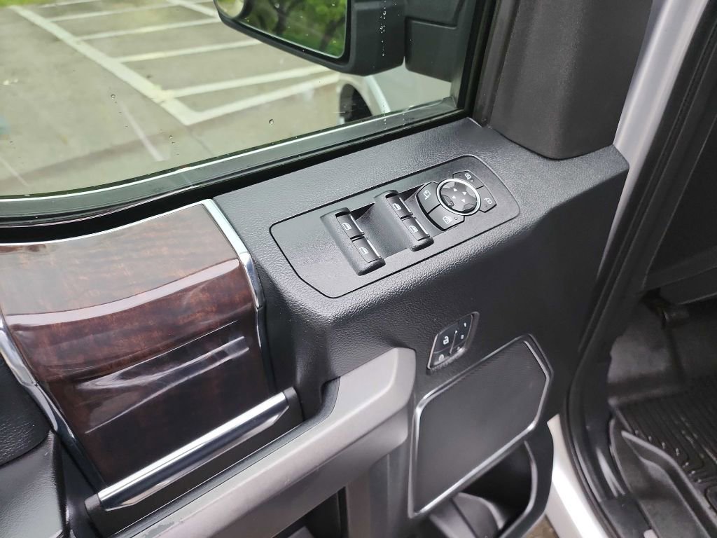 Used 2017 Ford F150 Platinum w/ Equipment Group 701A Luxury AWD/4WD image 22