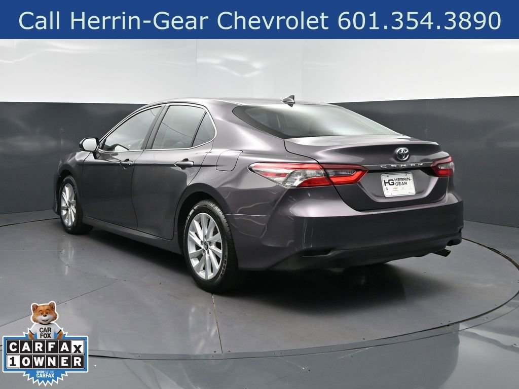 Used 2023 Toyota Camry LE image 5