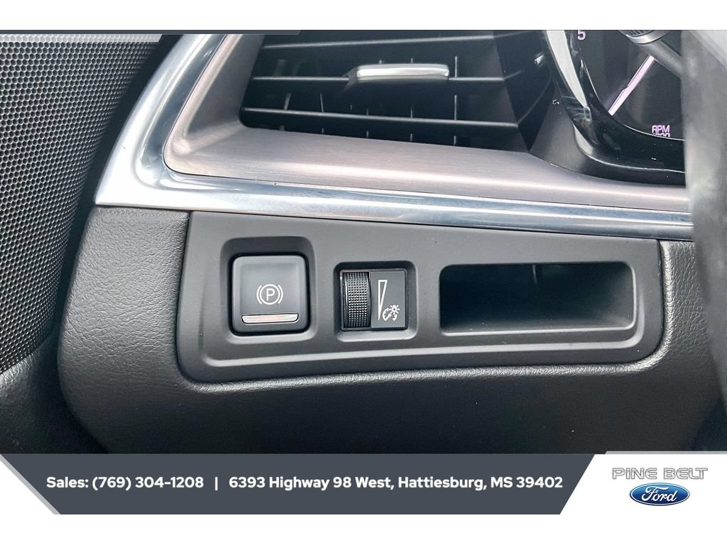 Used 2019 Cadillac XT5 Luxury FWD image 23