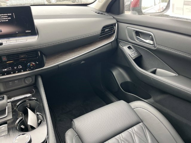 New 2026 Nissan Rogue Platinum AWD/4WD image 16