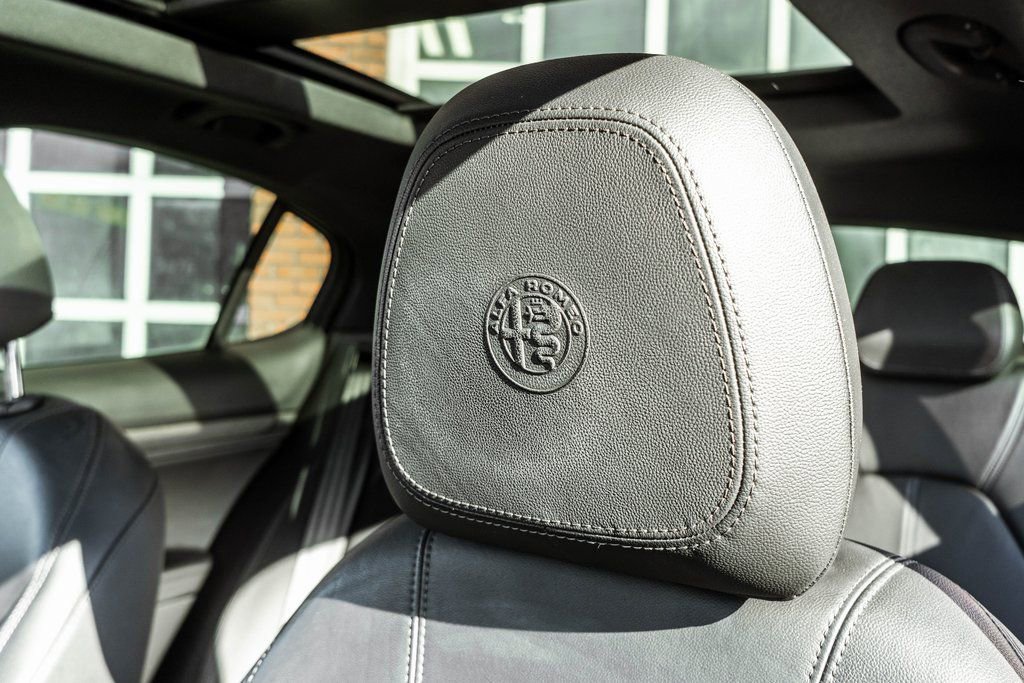 Used 2022 Alfa Romeo Stelvio Ti w/ Active Assist Plus Package image 8