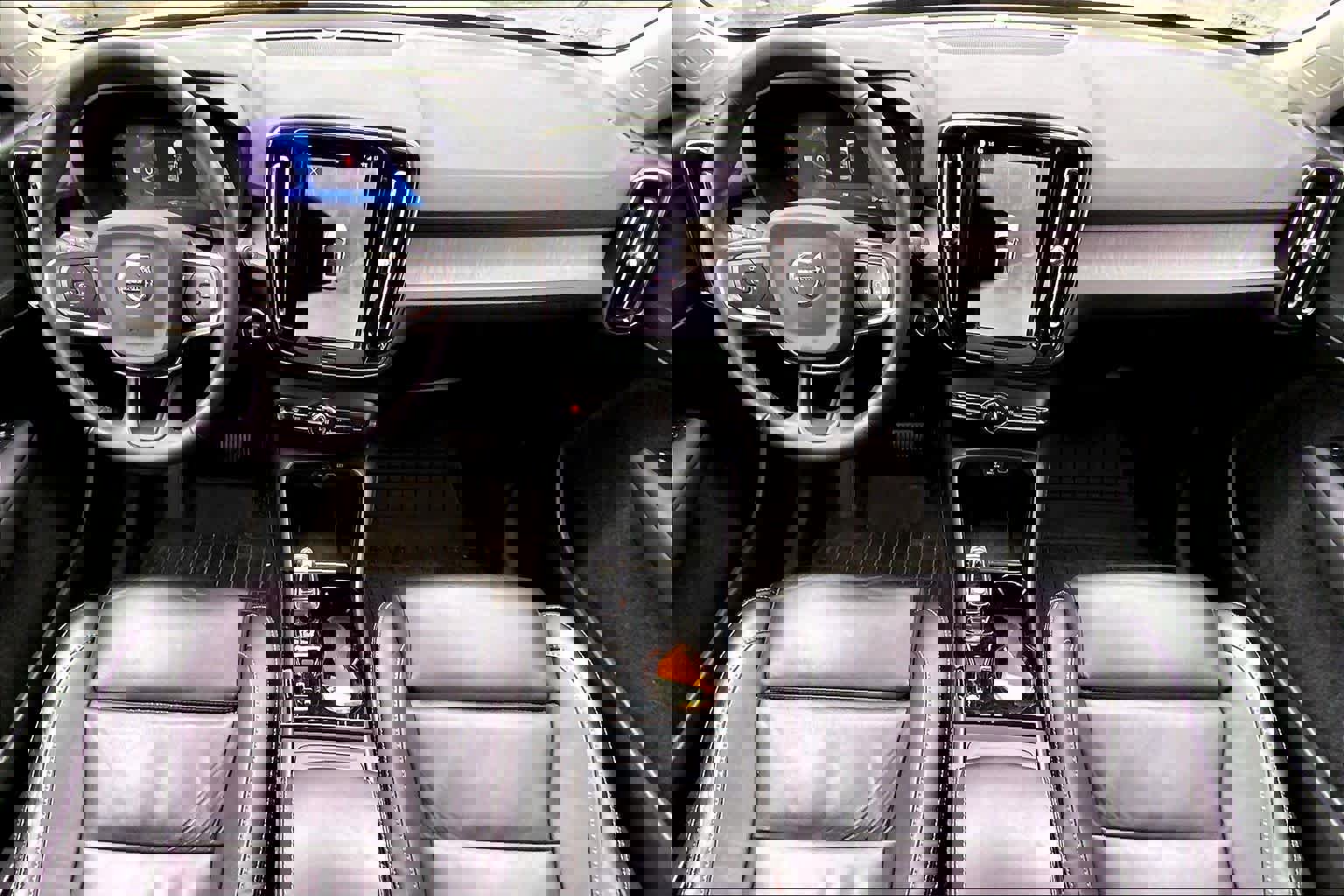 Used 2023 Volvo XC40 B5 Plus w/ Driver Assist Package AWD/4WD image 16