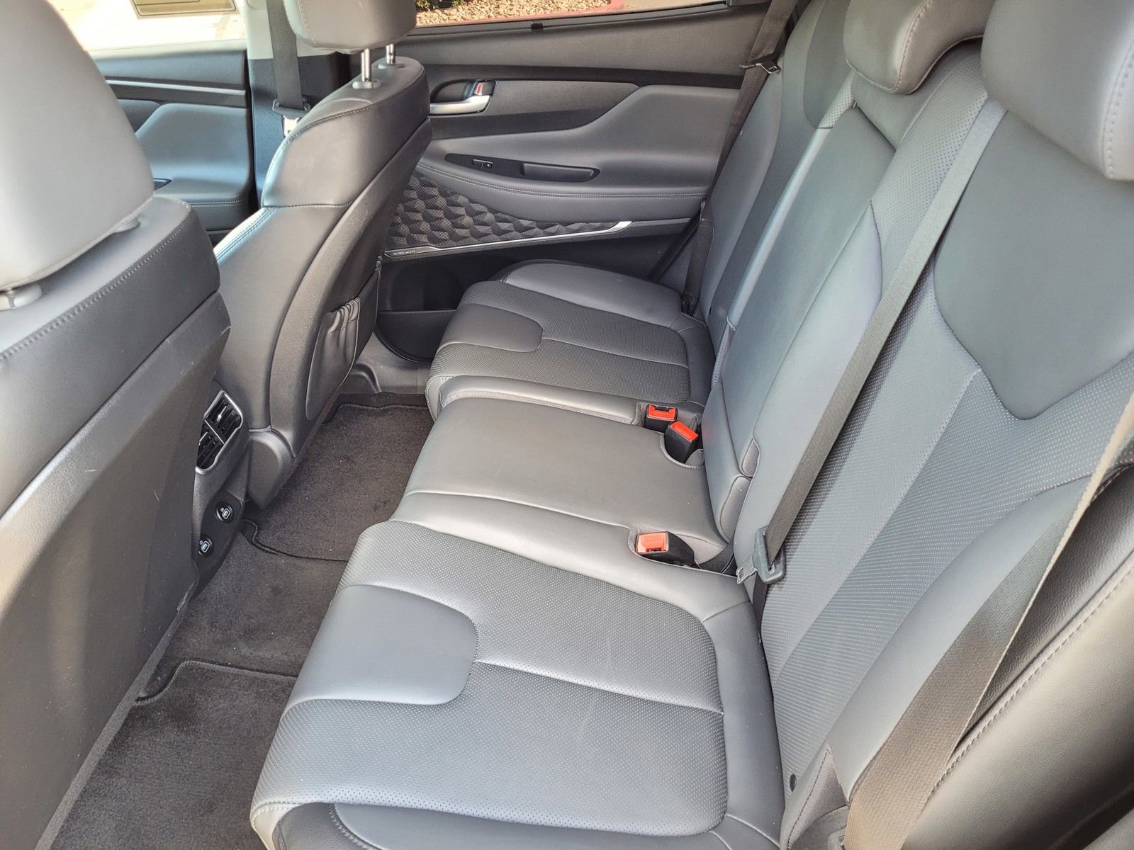 Certified 2023 Hyundai Santa Fe SEL w/ Premium Package image 18