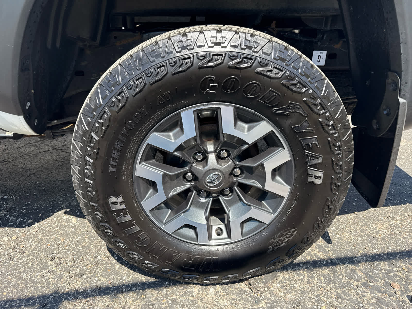 Used 2023 Toyota Tacoma TRD Off-Road w/ Technology Package image 4