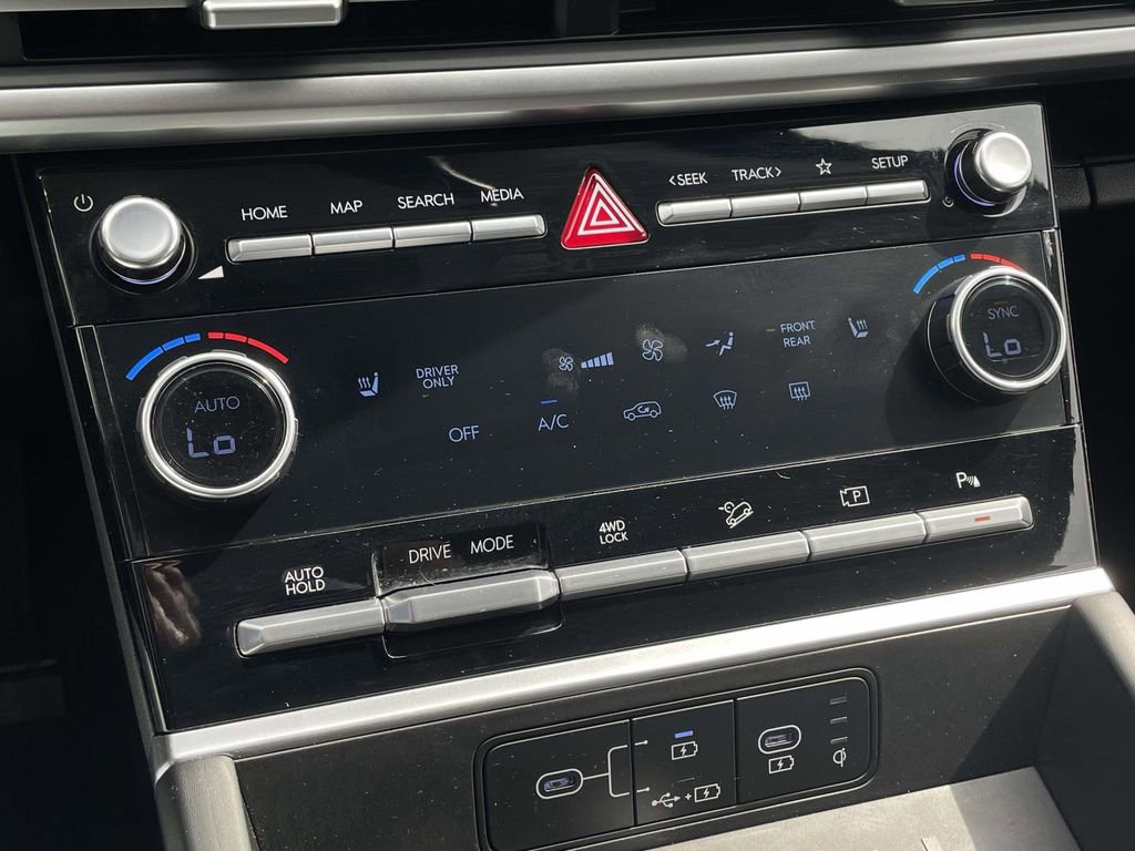 Certified 2025 Hyundai Santa Fe SEL image 19