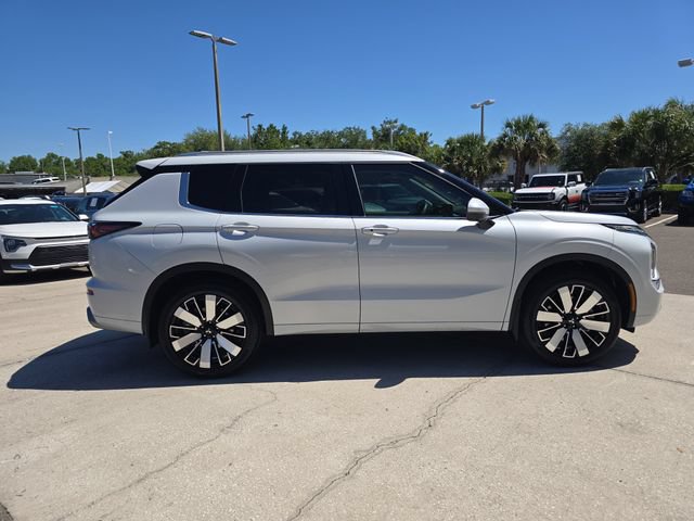 Used 2025 Mitsubishi Outlander SEL FWD image 9