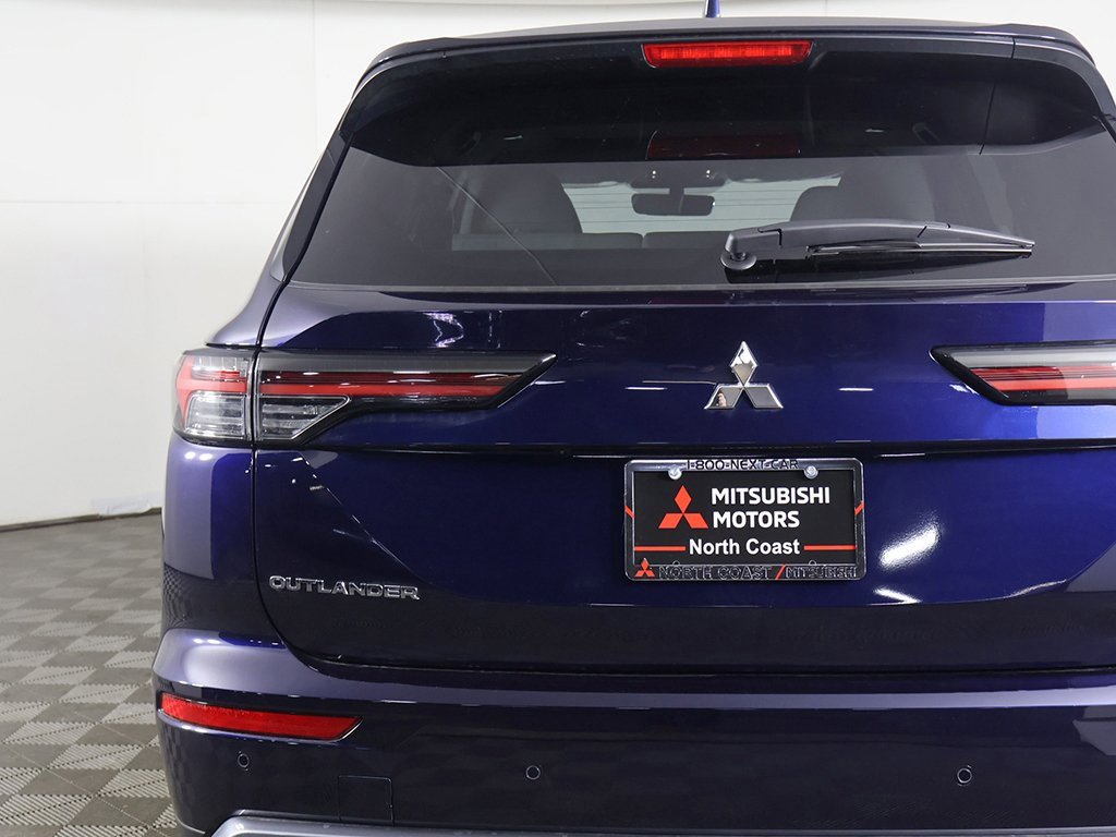 New 2026 Mitsubishi Outlander SE image 16