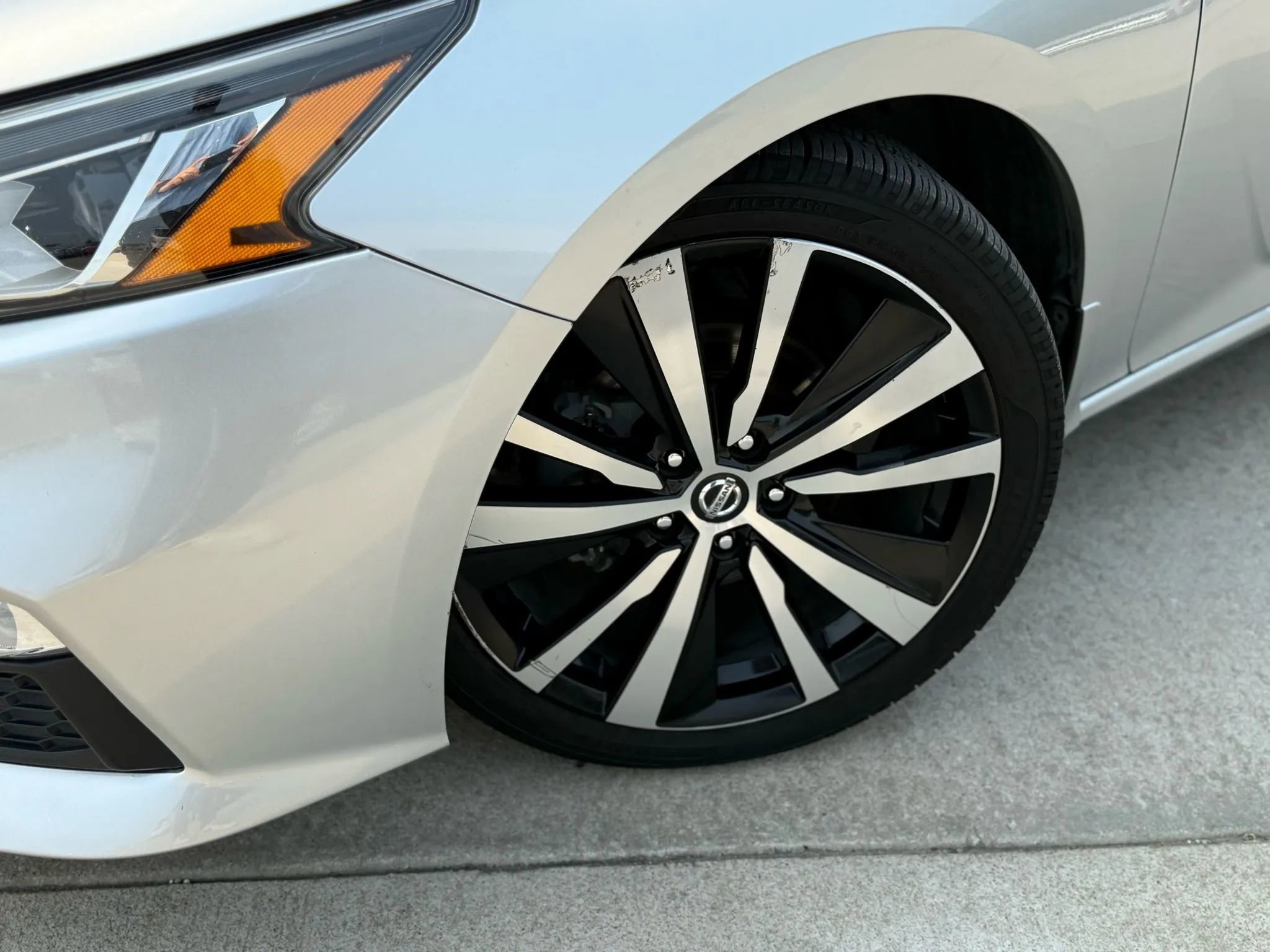 Used 2020 Nissan Altima 2.5 SR image 2