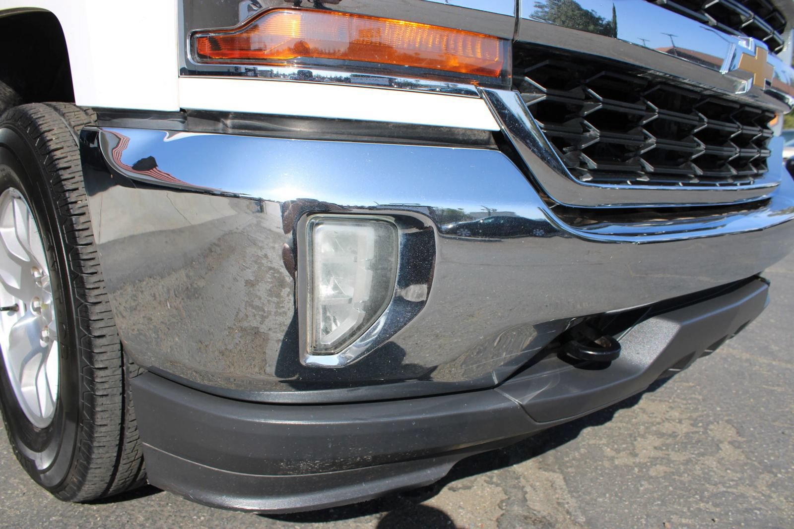 Used 2018 Chevrolet Silverado 1500 LT w/ All Star Edition AWD/4WD image 4