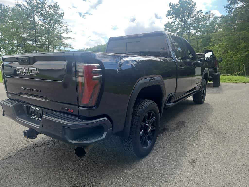 Used 2024 GMC Sierra 2500 AT4 w/ AT4 Premium Plus Package AWD/4WD image 5