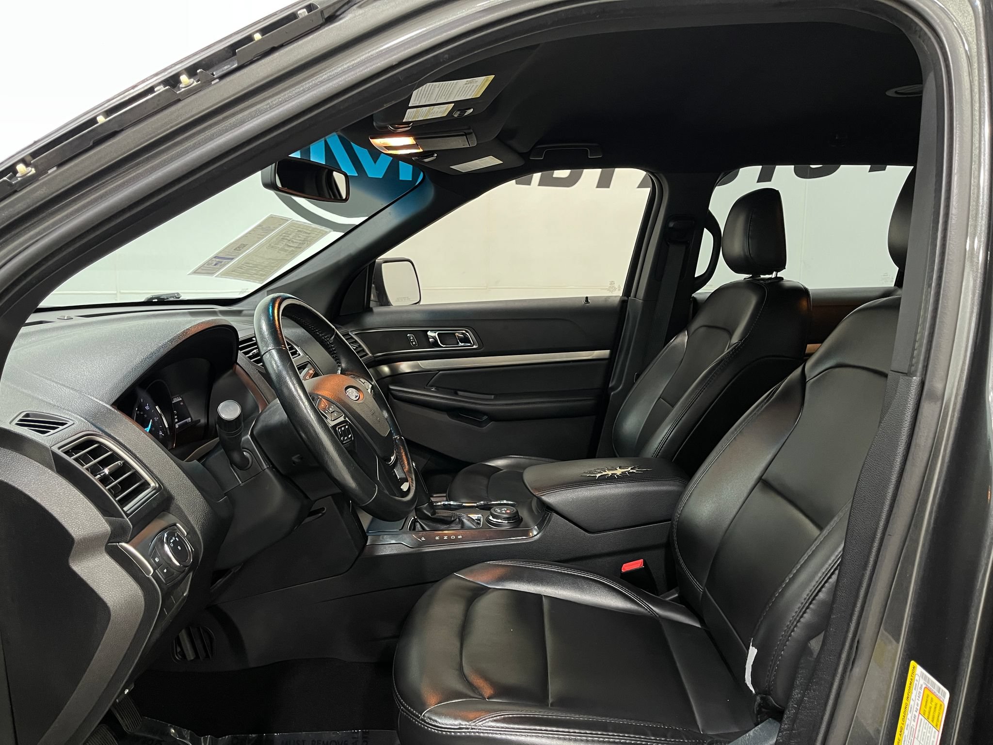 Used 2019 Ford Explorer XLT w/ Equipment Group 202A AWD/4WD image 12