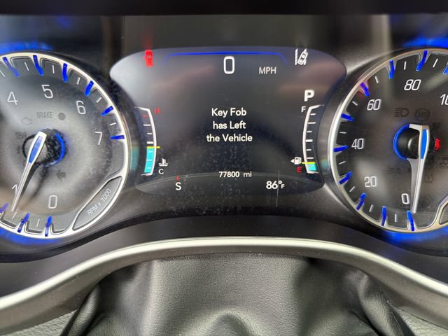 Used 2023 Chrysler Pacifica Touring-L FWD image 19