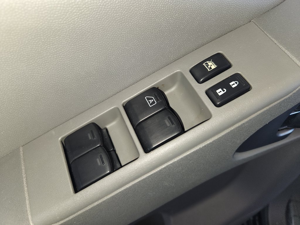 Used 2021 Nissan Frontier SV w/ Midnight Edition Floor Mats AWD/4WD image 29
