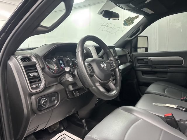 Used 2024 RAM 3500 Tradesman w/ Snow Chief Group AWD/4WD image 17