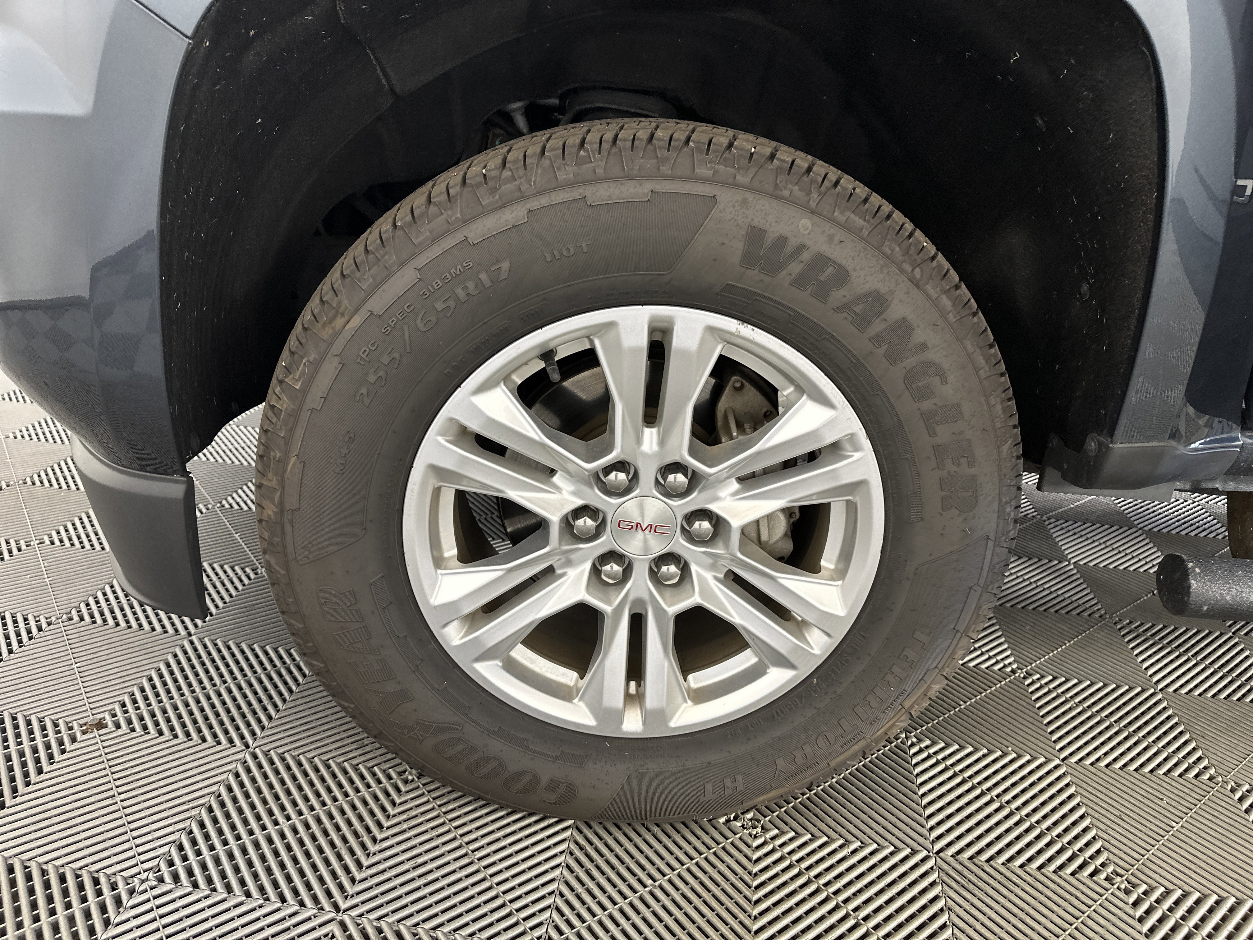 Used 2019 GMC Canyon SLE w/ Driver Alert Package image 13