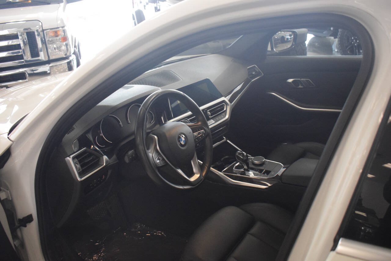Used 2019 BMW 330i Sedan w/ Driving Assistance Package RWD image 36