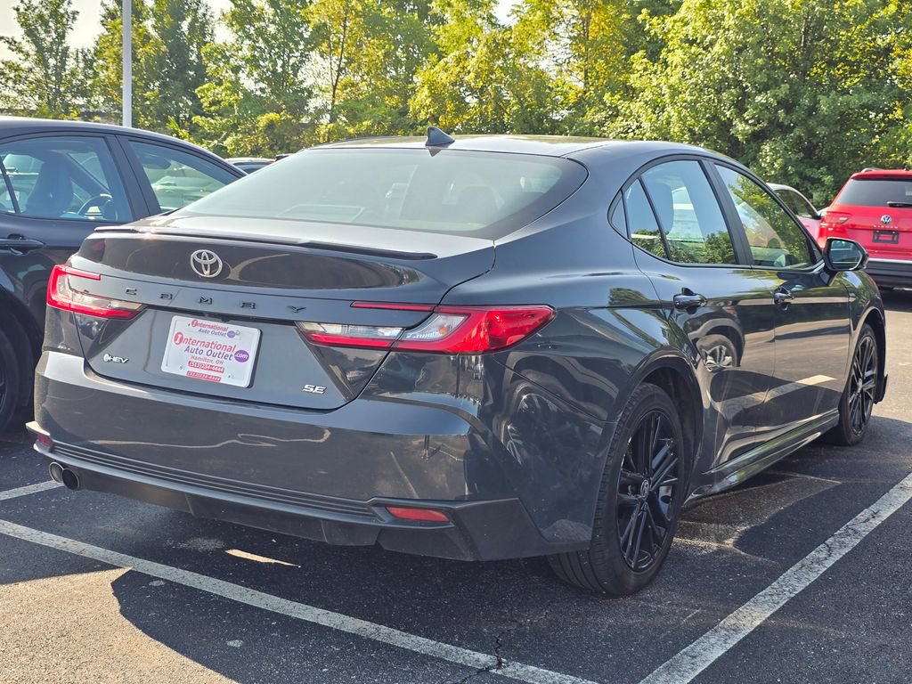Used 2025 Toyota Camry SE FWD image 8