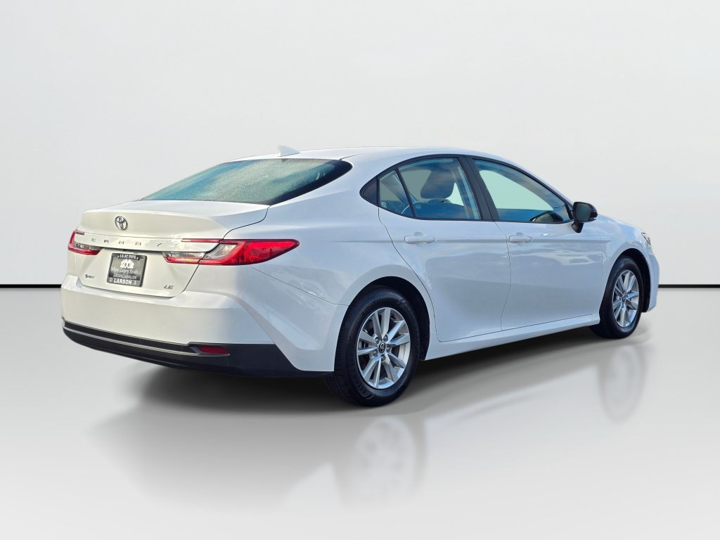 Used 2025 Toyota Camry LE FWD image 5
