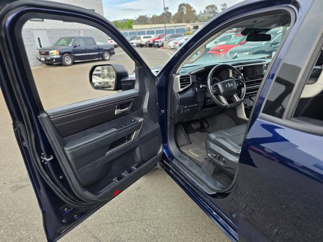 Used 2022 Toyota Tundra SR5 w/ SR5 Premium Package AWD/4WD image 38