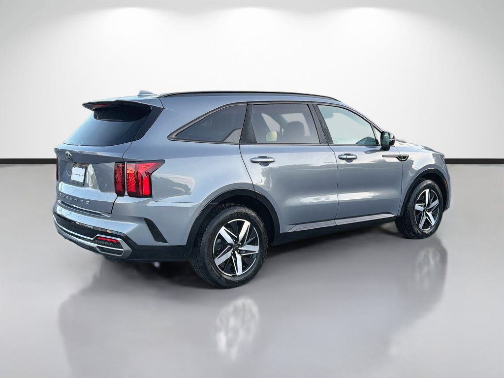 Used 2021 Kia Sorento S w/ Panoramic Sunroof Package FWD image 3
