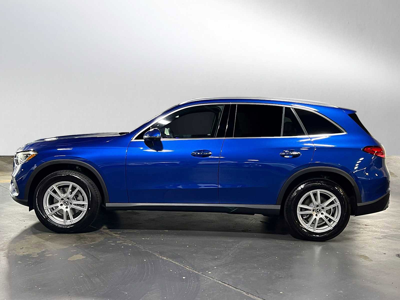 New 2025 Mercedes-Benz GLC 300 4MATIC image 4