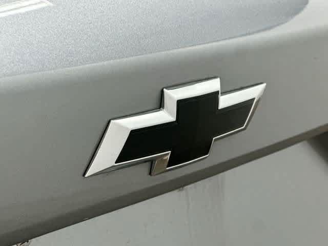 Used 2025 Chevrolet Trax RS FWD image 25