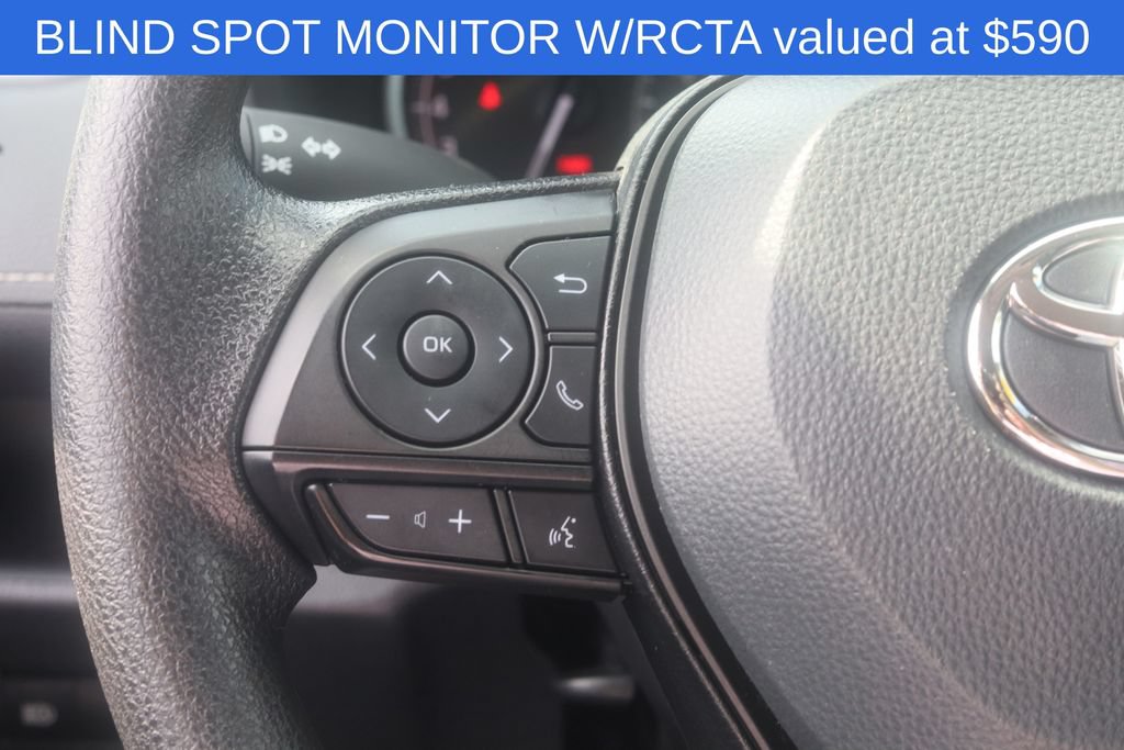 Used 2025 Toyota RAV4 LE AWD/4WD image 4