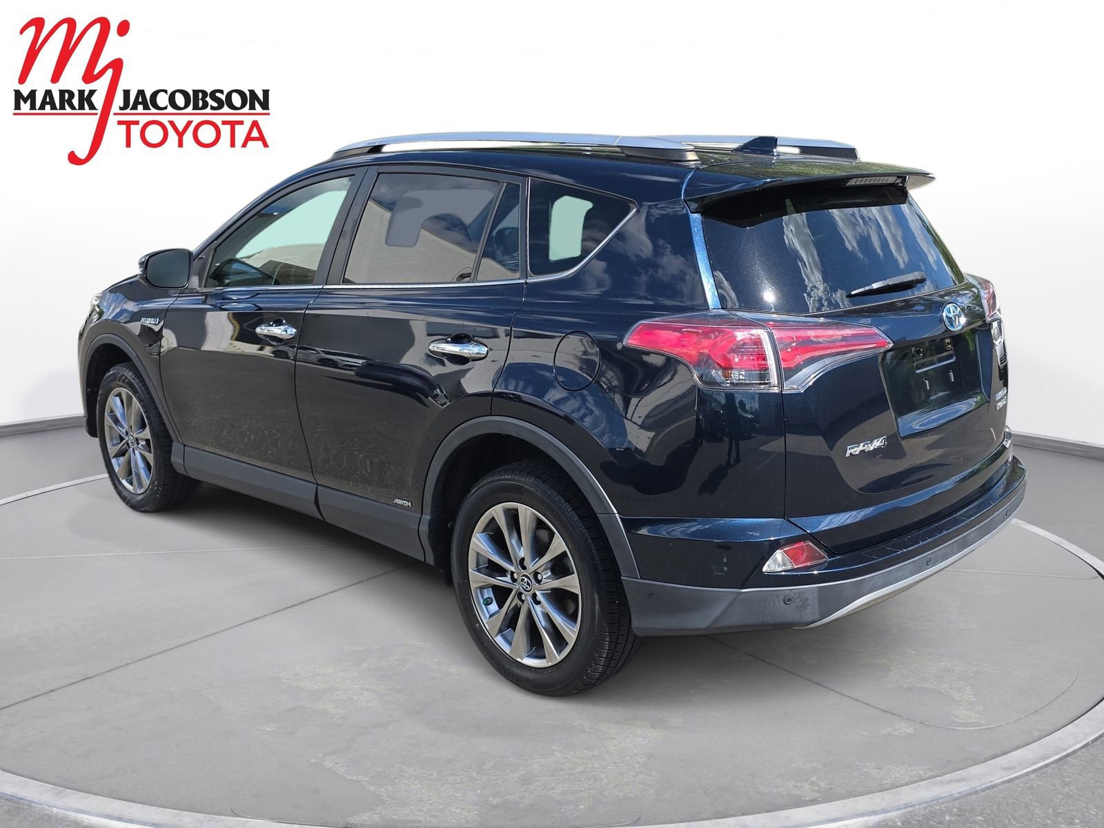 Used 2017 Toyota RAV4 Limited w/ Carpet Mat Package AWD/4WD image 11