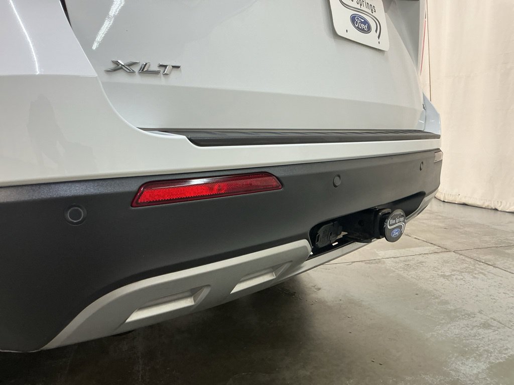 Used 2020 Ford Explorer XLT w/ Equipment Group 202A RWD image 9