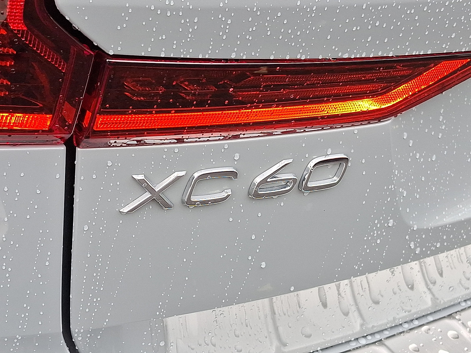 Used 2026 Volvo XC60 B5 Plus w/ Climate Package AWD/4WD image 32