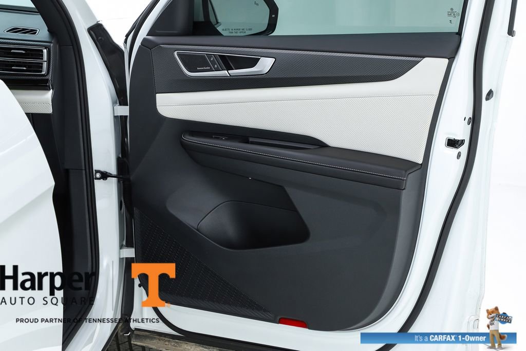 Used 2025 Volkswagen Atlas Cross Sport SEL Premium R-Line image 32