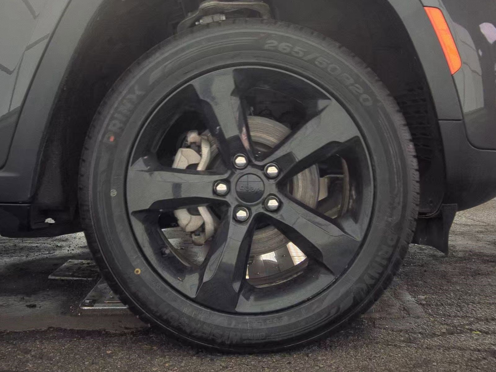 Used 2023 Jeep Grand Cherokee Altitude image 11