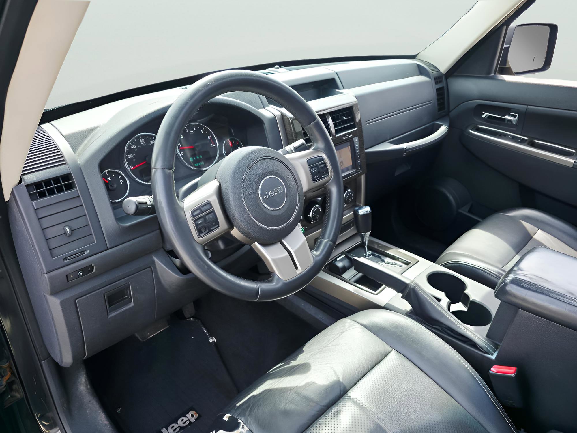 Used 2012 Jeep Liberty Limited Jet w/ Chrome Accents Group image 7