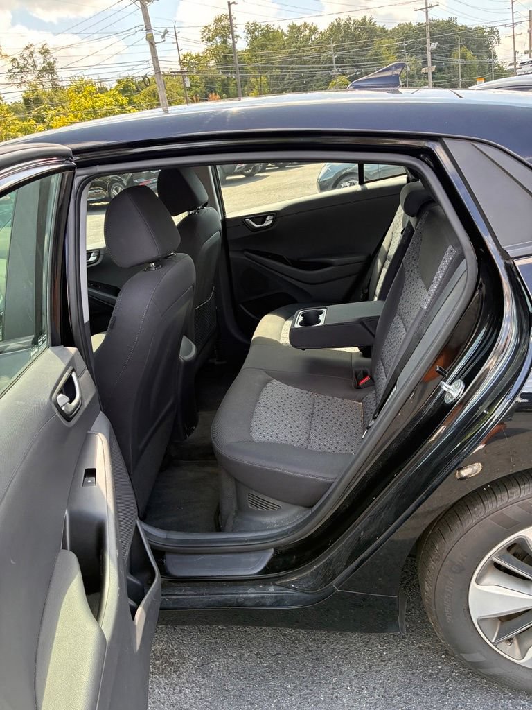 Used 2019 Hyundai Ioniq Plug-In Hybrid FWD image 23
